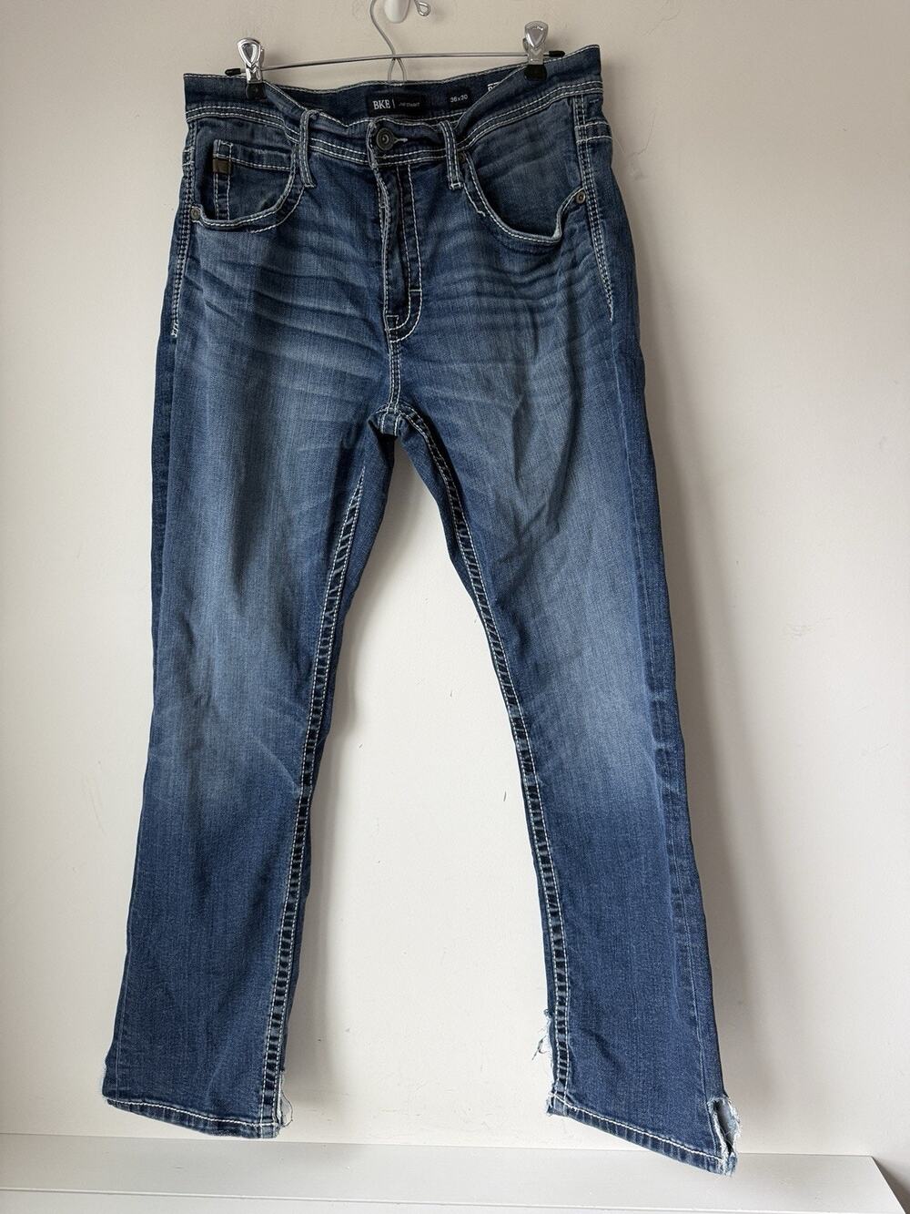 Jake BKE Men Medium Wash Straight Leg Thick Stitch Jeans 36x30 *Flaw